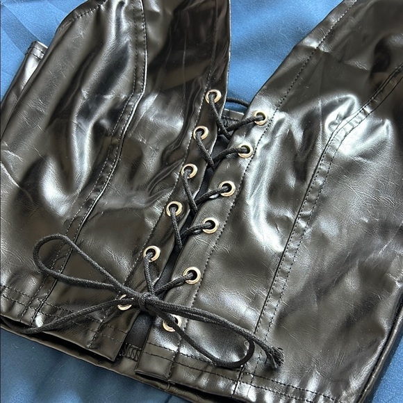 Chic Black Halter Top with Lace-Up Detail - Picture 6 of 6